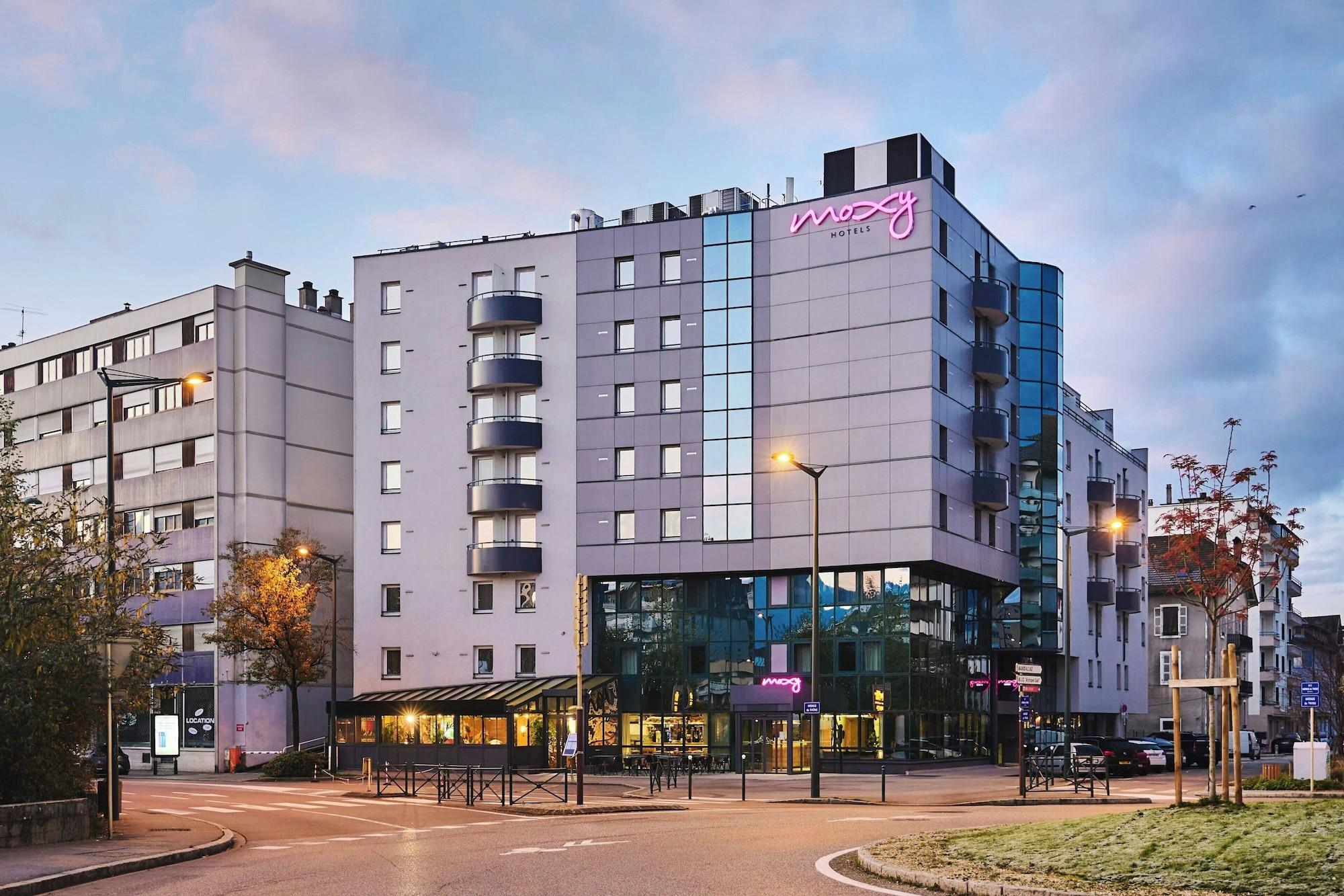 Vista Exterior Moxy Annecy