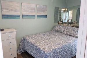 Alquiler Vacacional - Remodeled Surfside Retreat with Beach Access