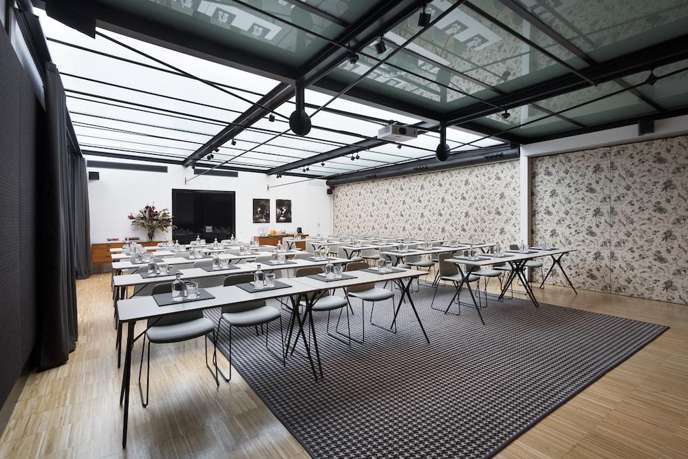 Hotel Alexandra Barcelona Hotel, Curio Collection by Hil