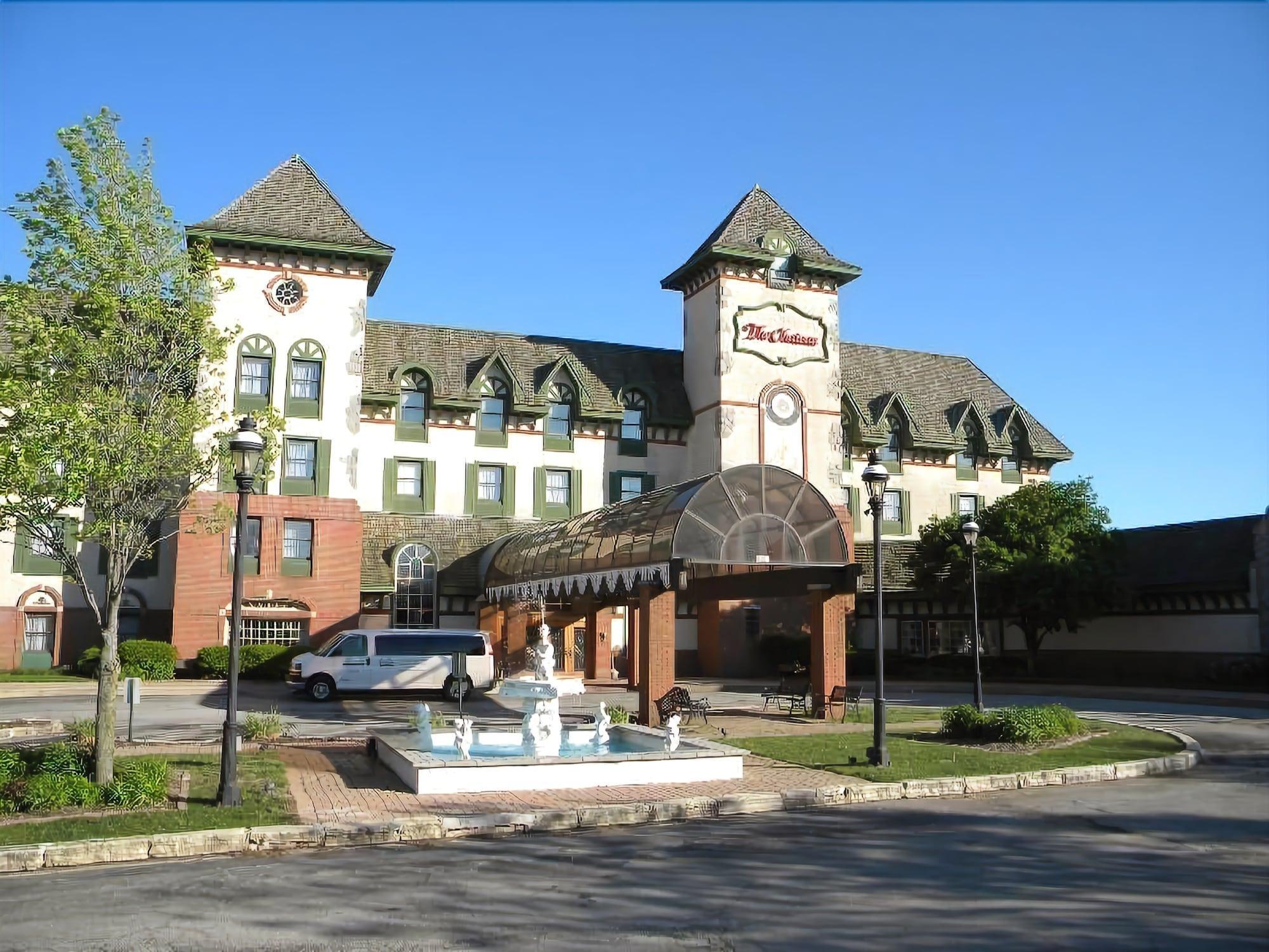 Vista Exterior The Chateau Hotel and Conference Center
