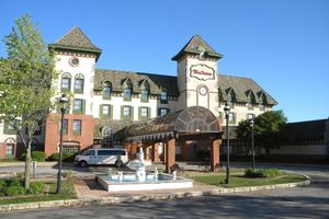 Alojamiento - The Chateau Hotel and Conference Center