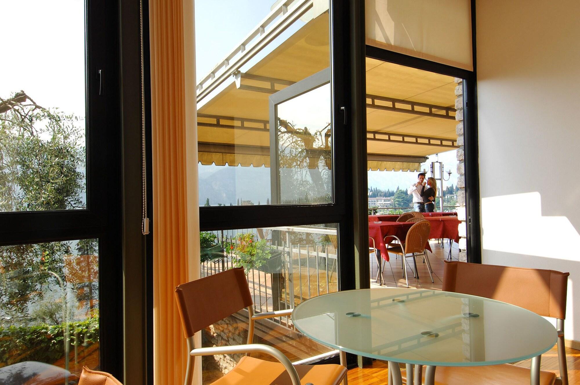 Bar/Salón Hotel Garden