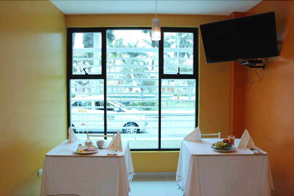 Bar/Salón Alejandra Hotel