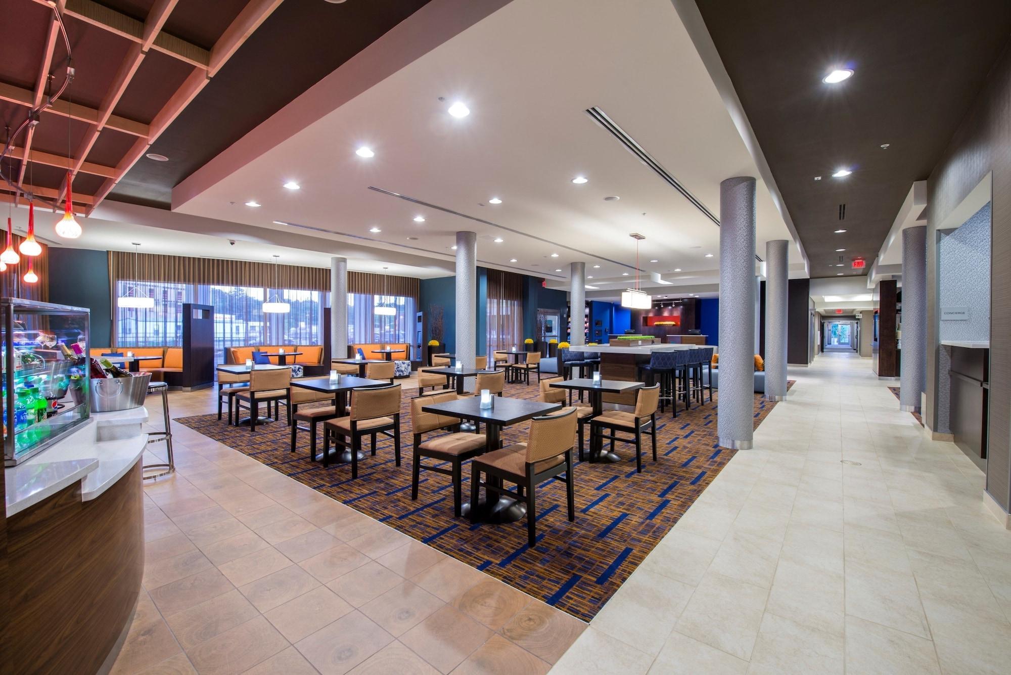 Restaurant Courtyard Columbus