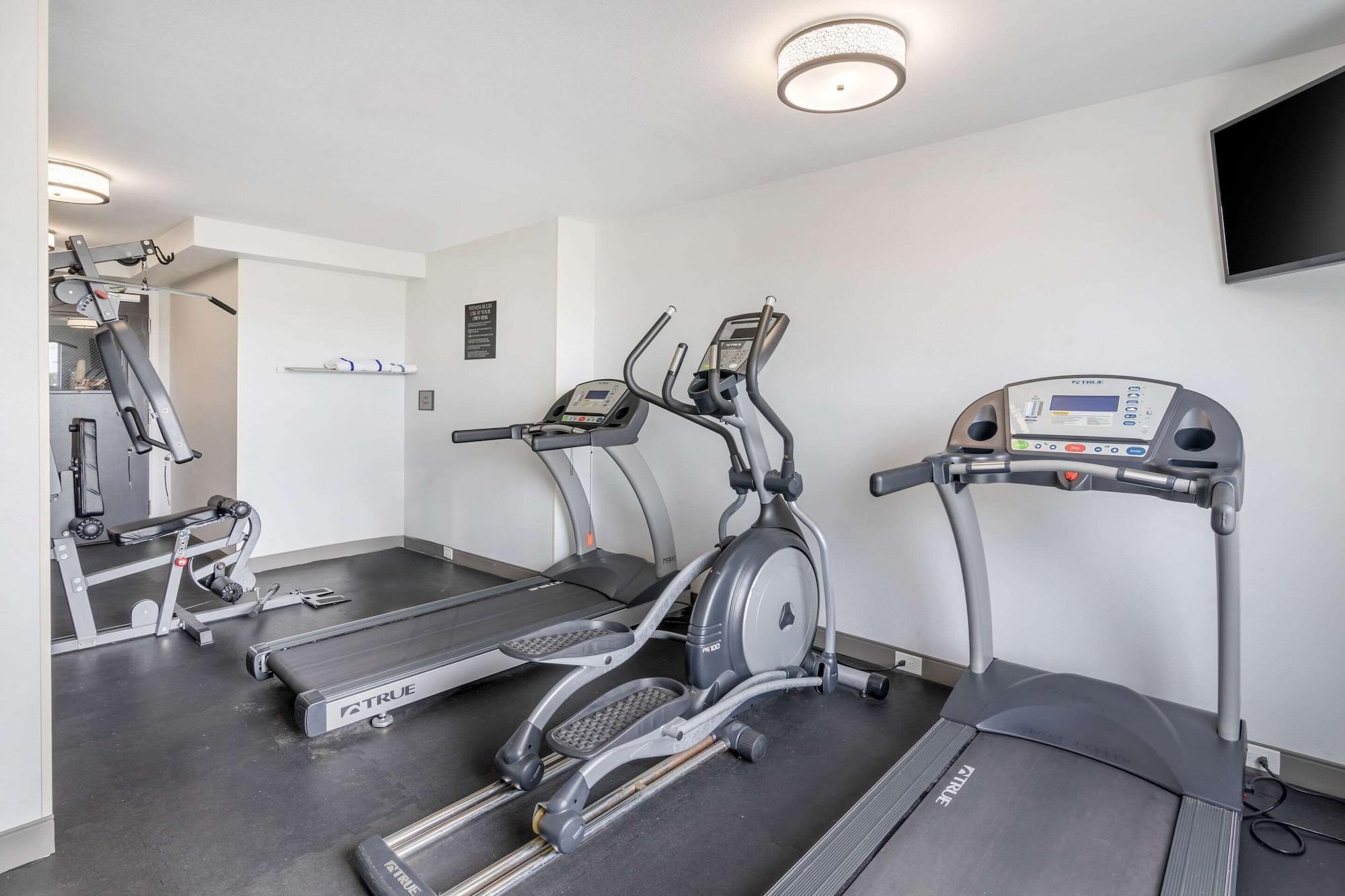 Gimnasio Country Inn & Suites by Radisson, Savannah Airport, GA