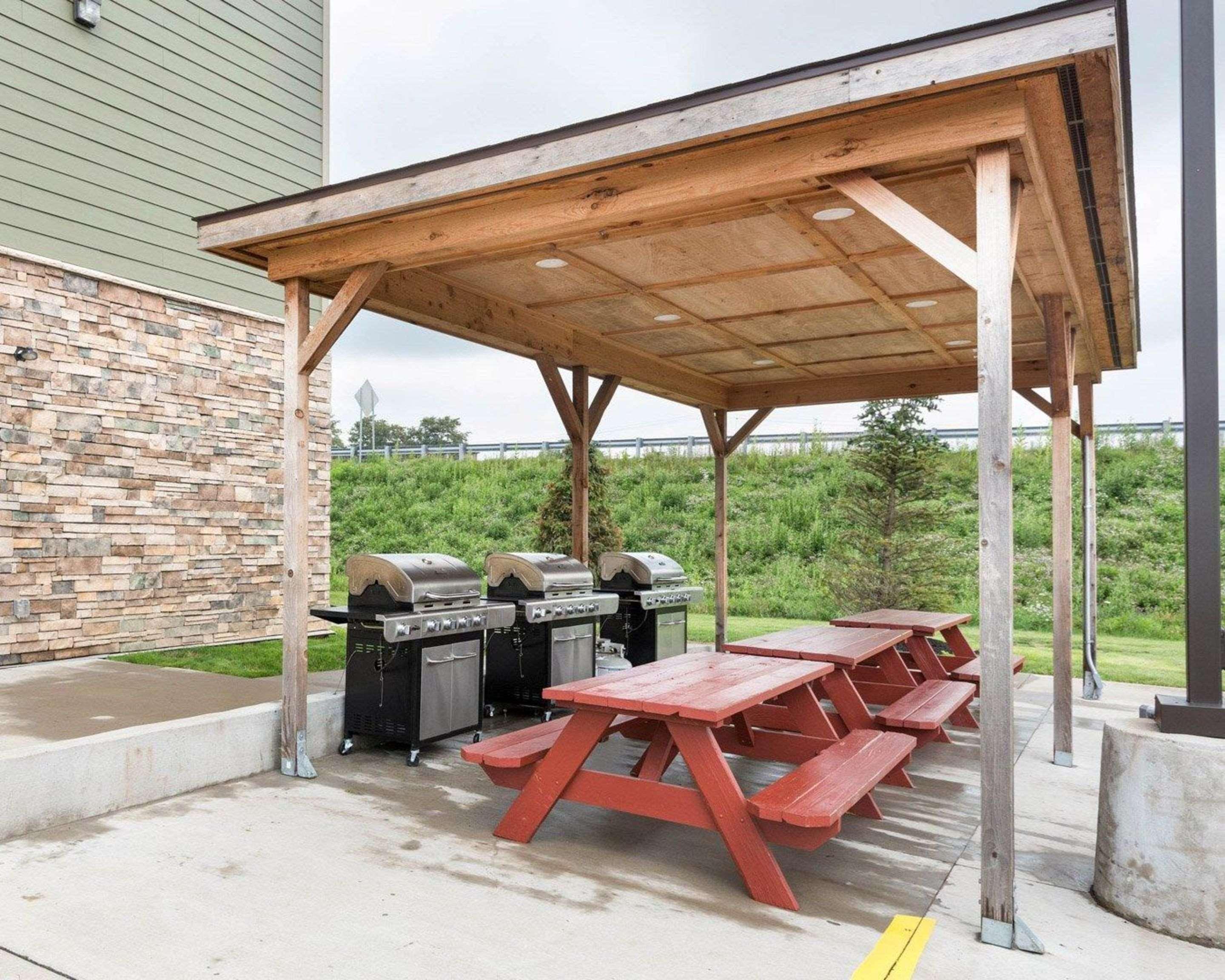 Vista Exterior Suburban Extended Stay Hotel Triadelphia Area