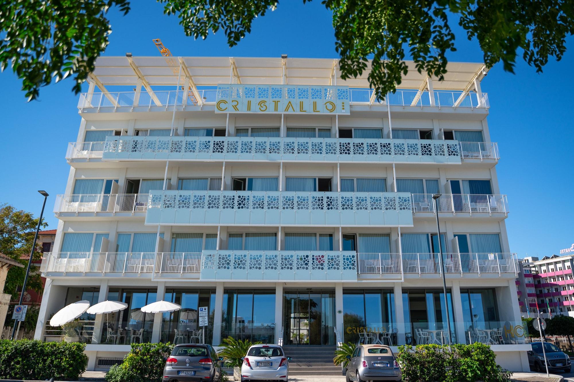 Vista Exterior Hotel Cristallo