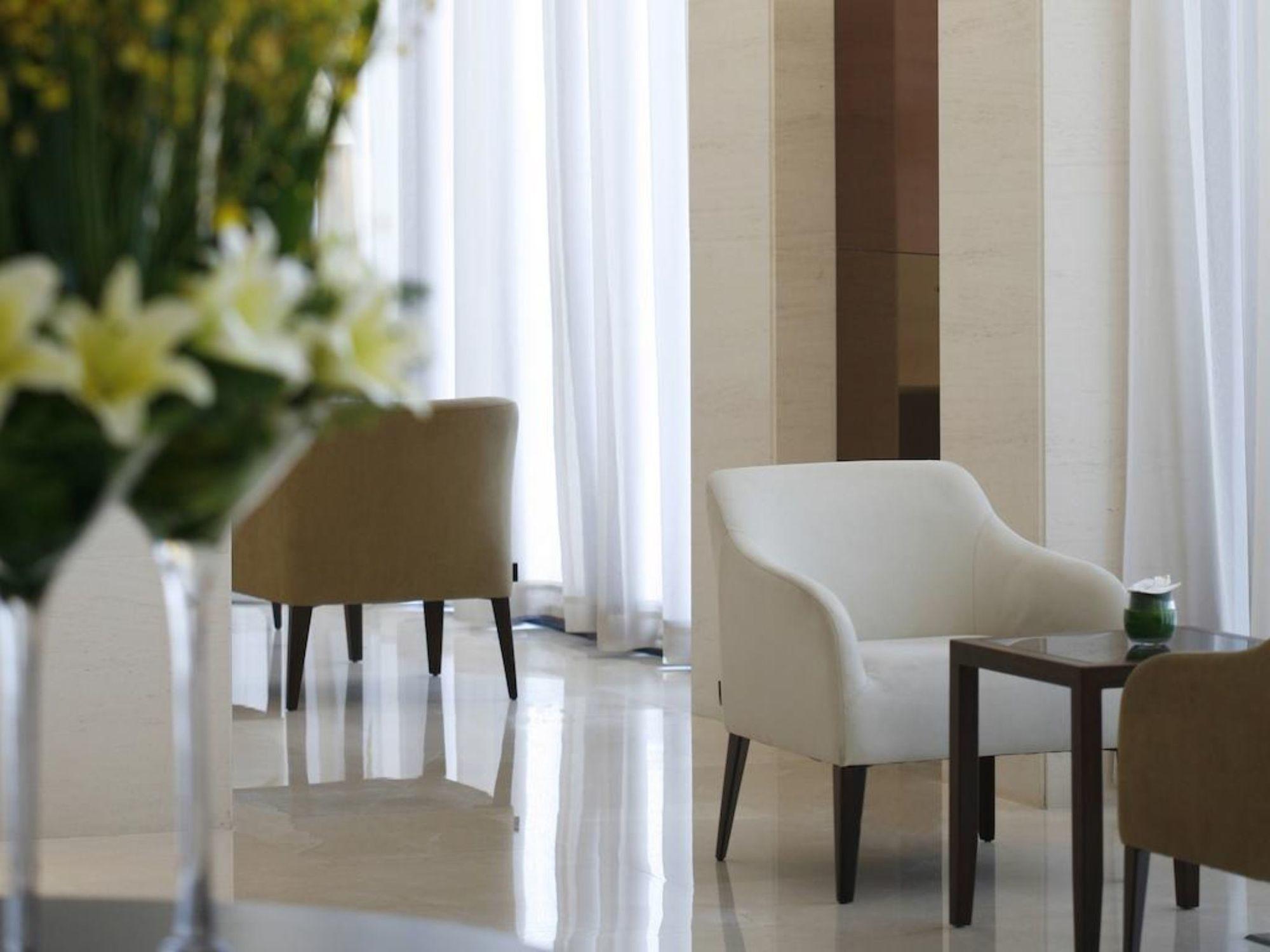 Vista Lobby Howard Johnson by Wyndham Parkland Hotel Dalian