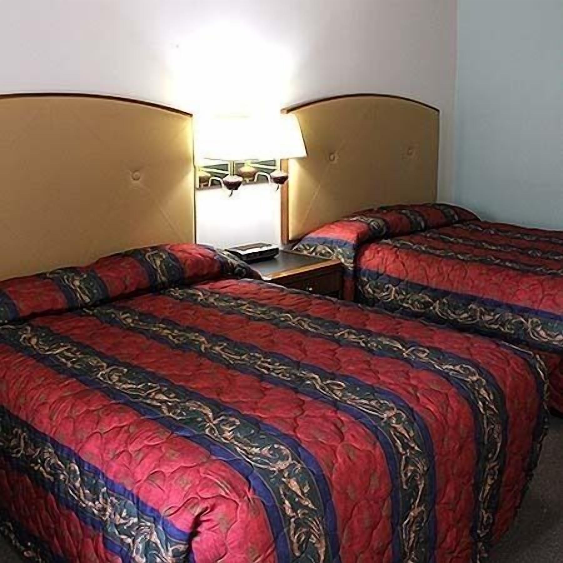 Varios Midlands Lodge
