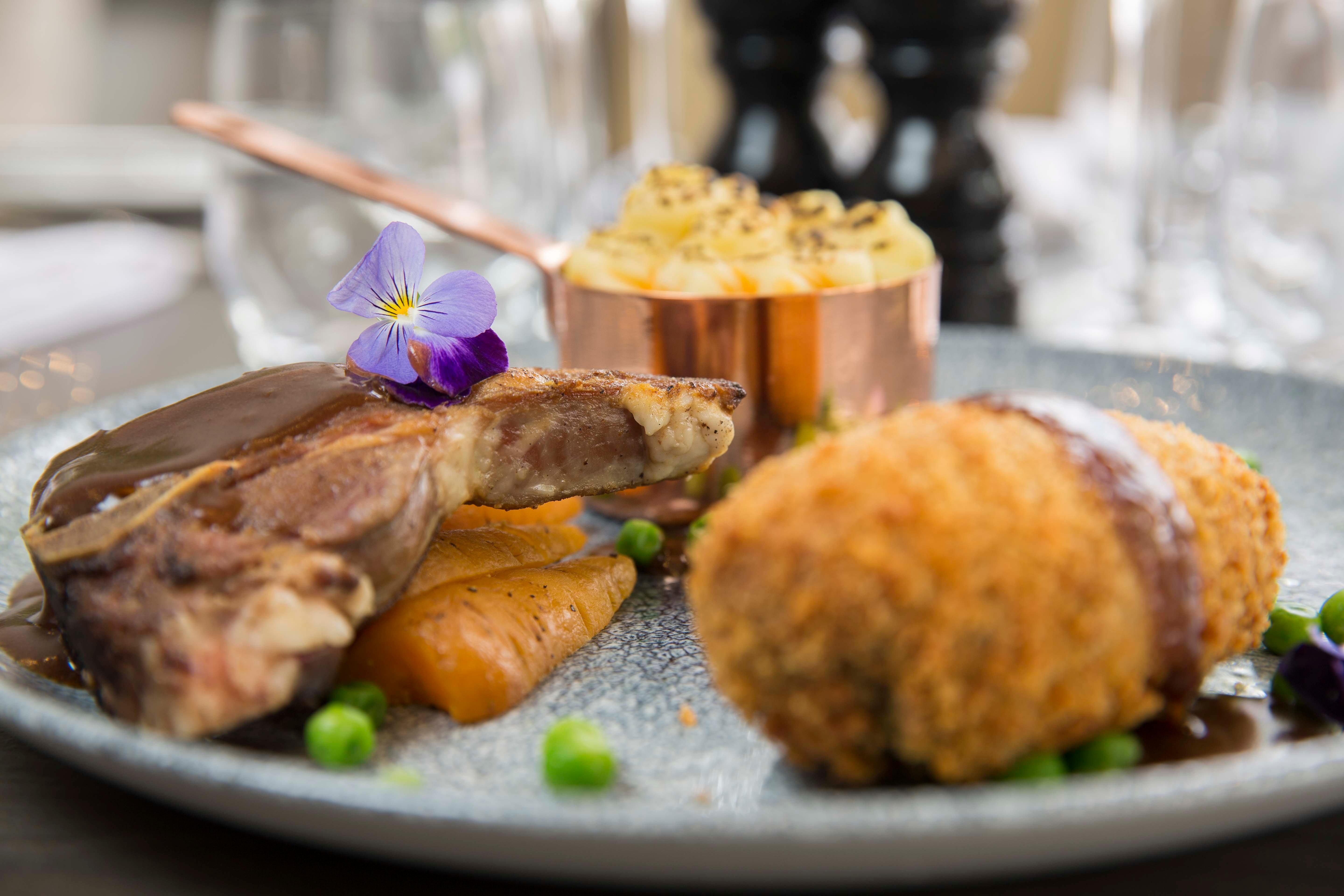 Restaurant Crowne Plaza Basingstoke, an IHG Hotel