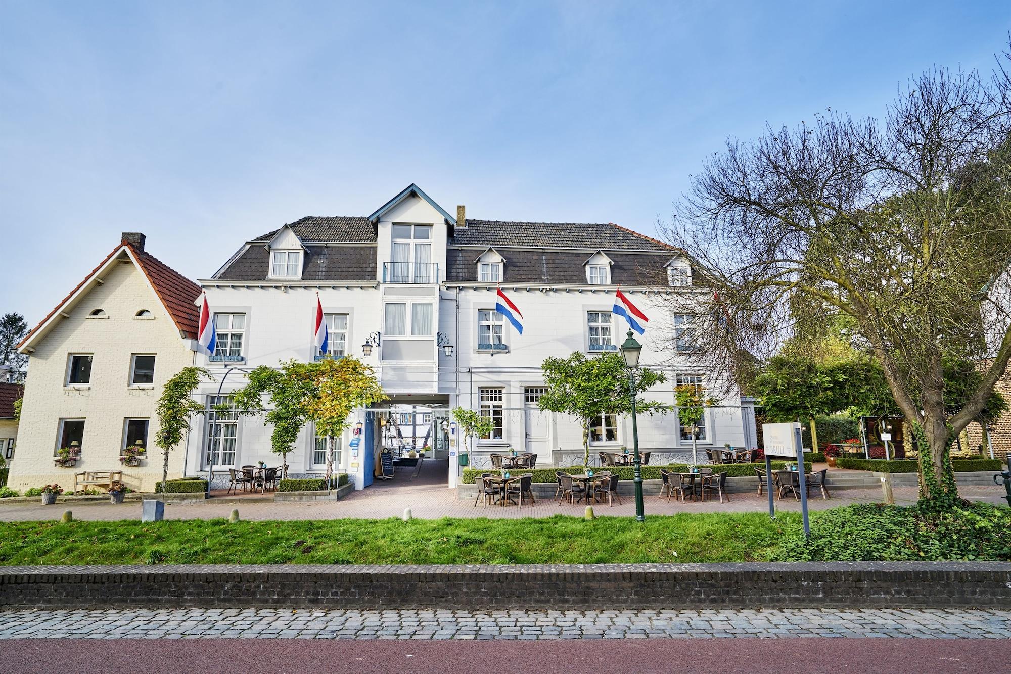 Varios Saillant Hotel Brull