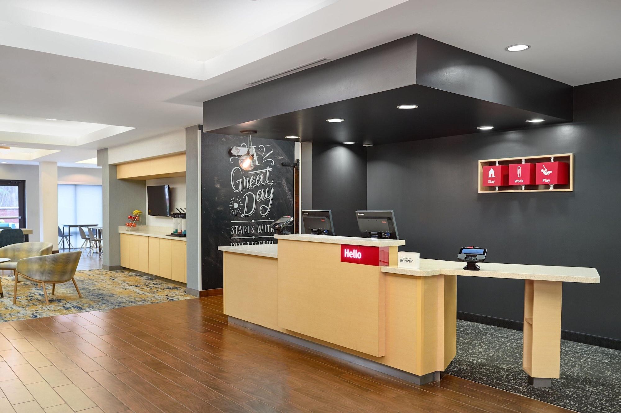 Vista Lobby TownePlace Suites by Marriott Newnan