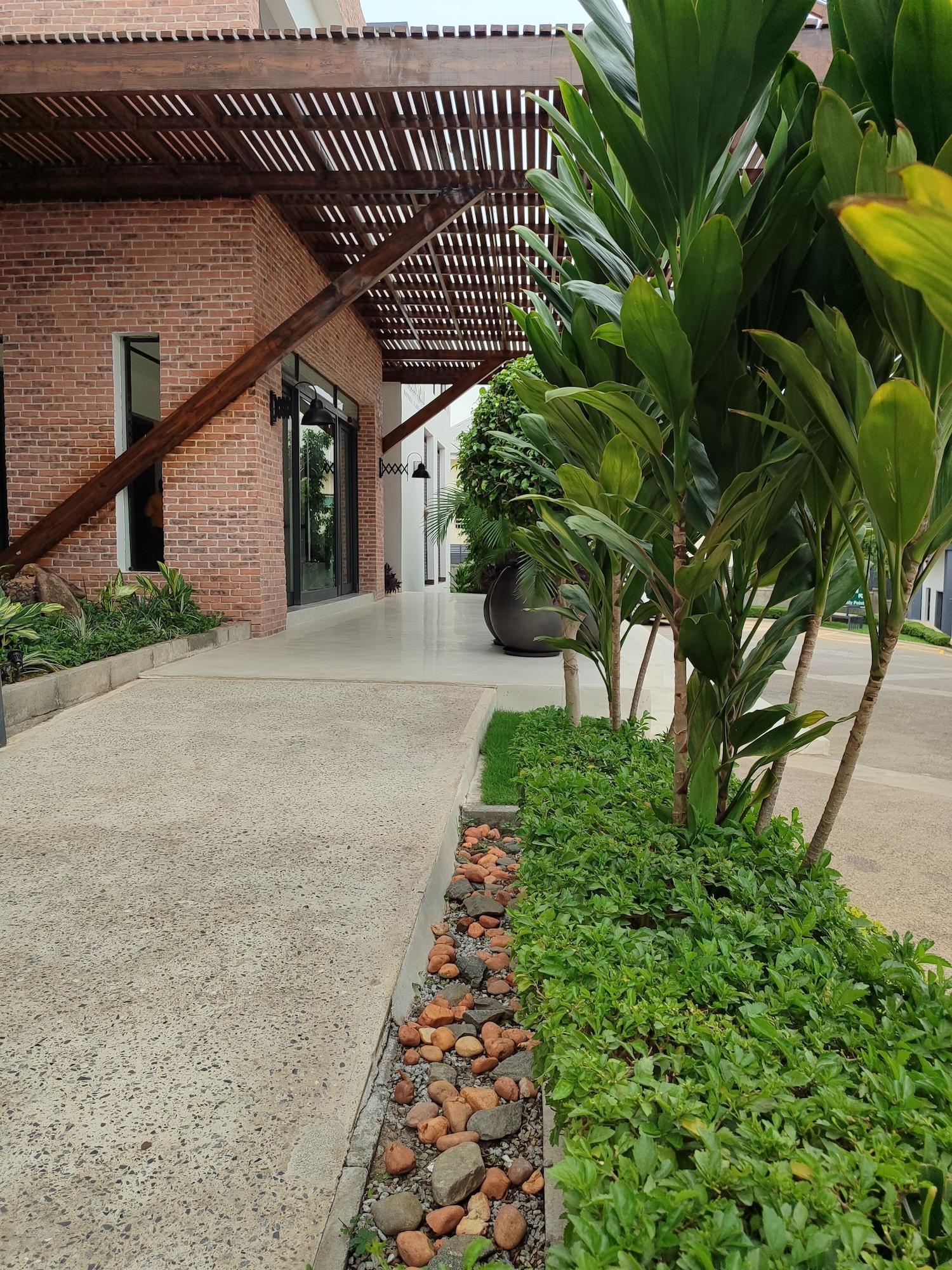 Vista Exterior BRICKSPOINT BOUTIQUE APARTHOTEL ASOKORO