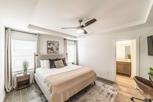 Alquiler Vacacional - Modern Huntsville Townhome • Patio • Sleeps 8