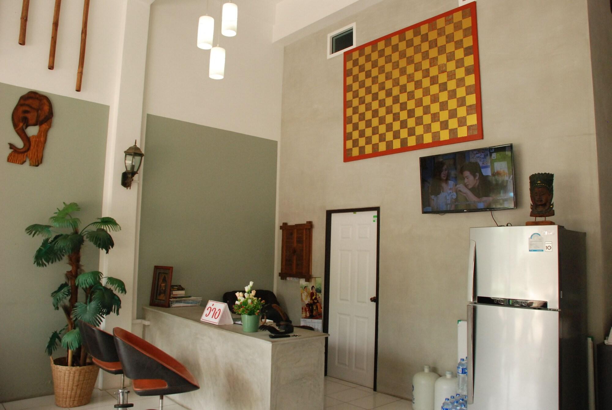 Varios Sea & Sand Guesthouse and Restaurant