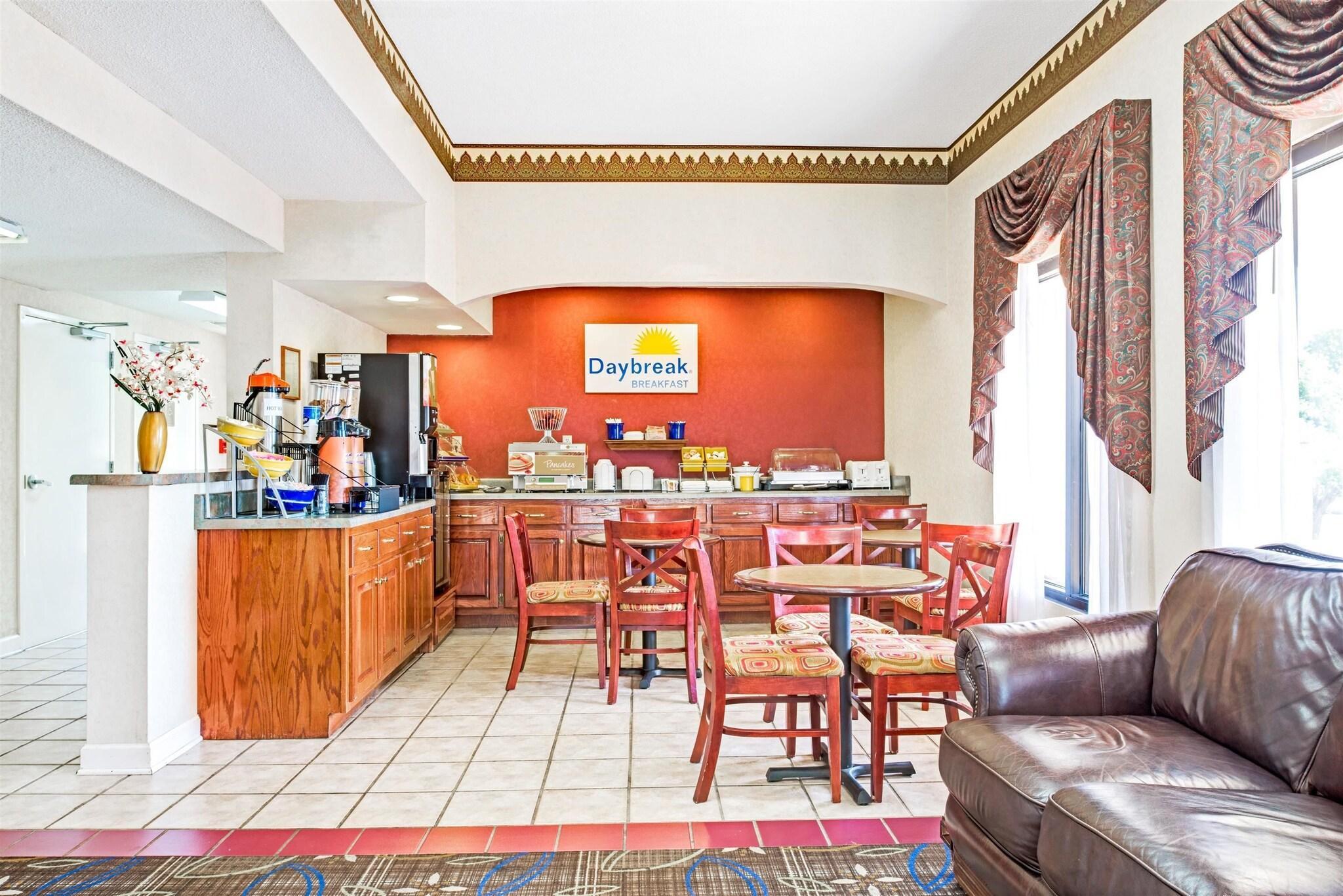 Restaurant Days Inn by Wyndham Covington