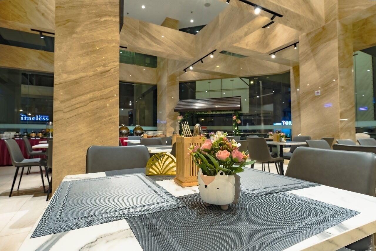 Restaurant Lazdana Hotel Kuala Lumpur