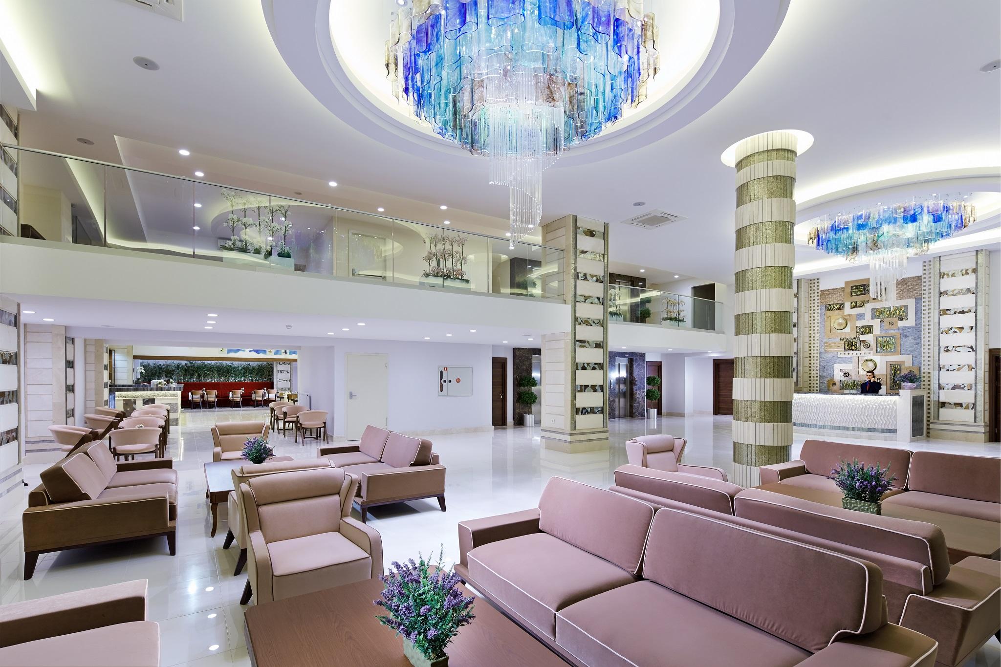 Vista Lobby Rox Hotel