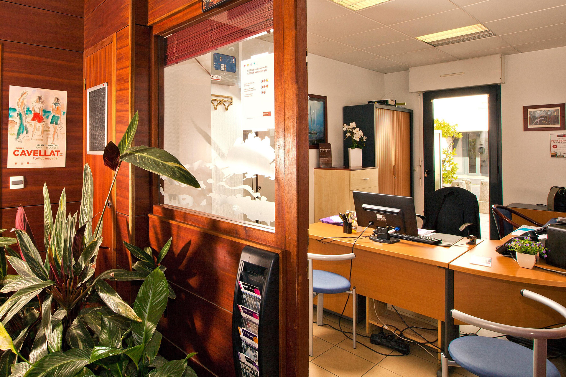 Vista Lobby BRIT HOTEL Confort Lannion Centre Gare