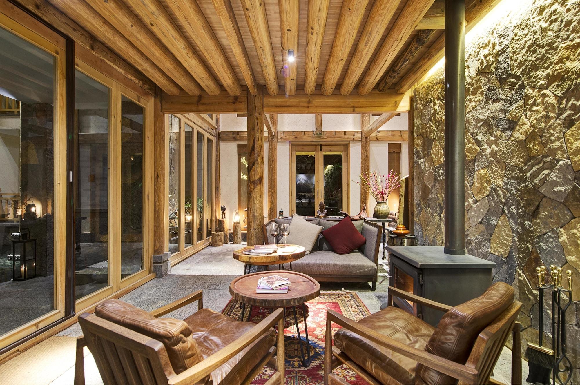 Vista Lobby Arro Khampa by Zinc Journey Lijiang