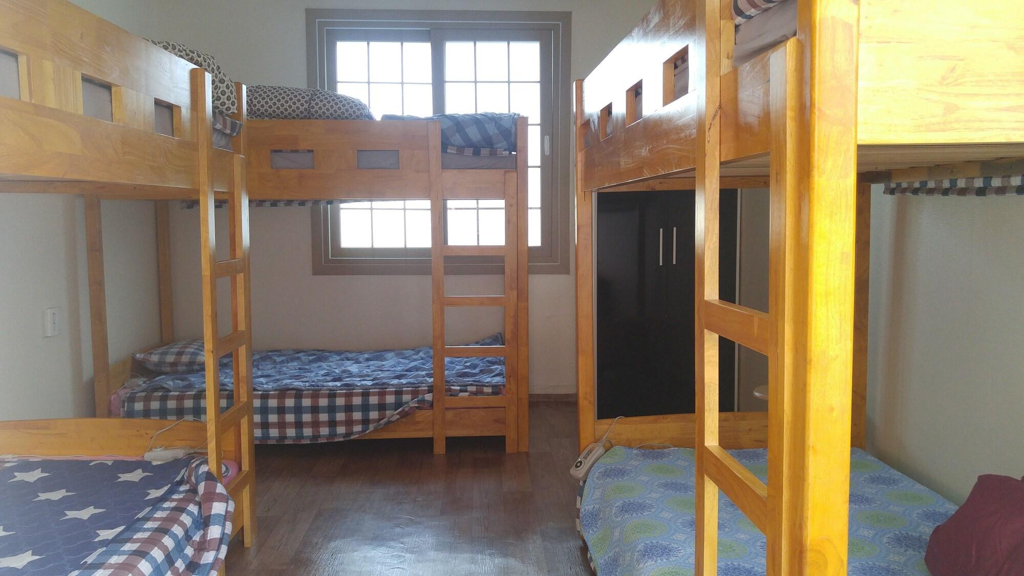 Varios Masan - Guest House Rhizome - Hostel