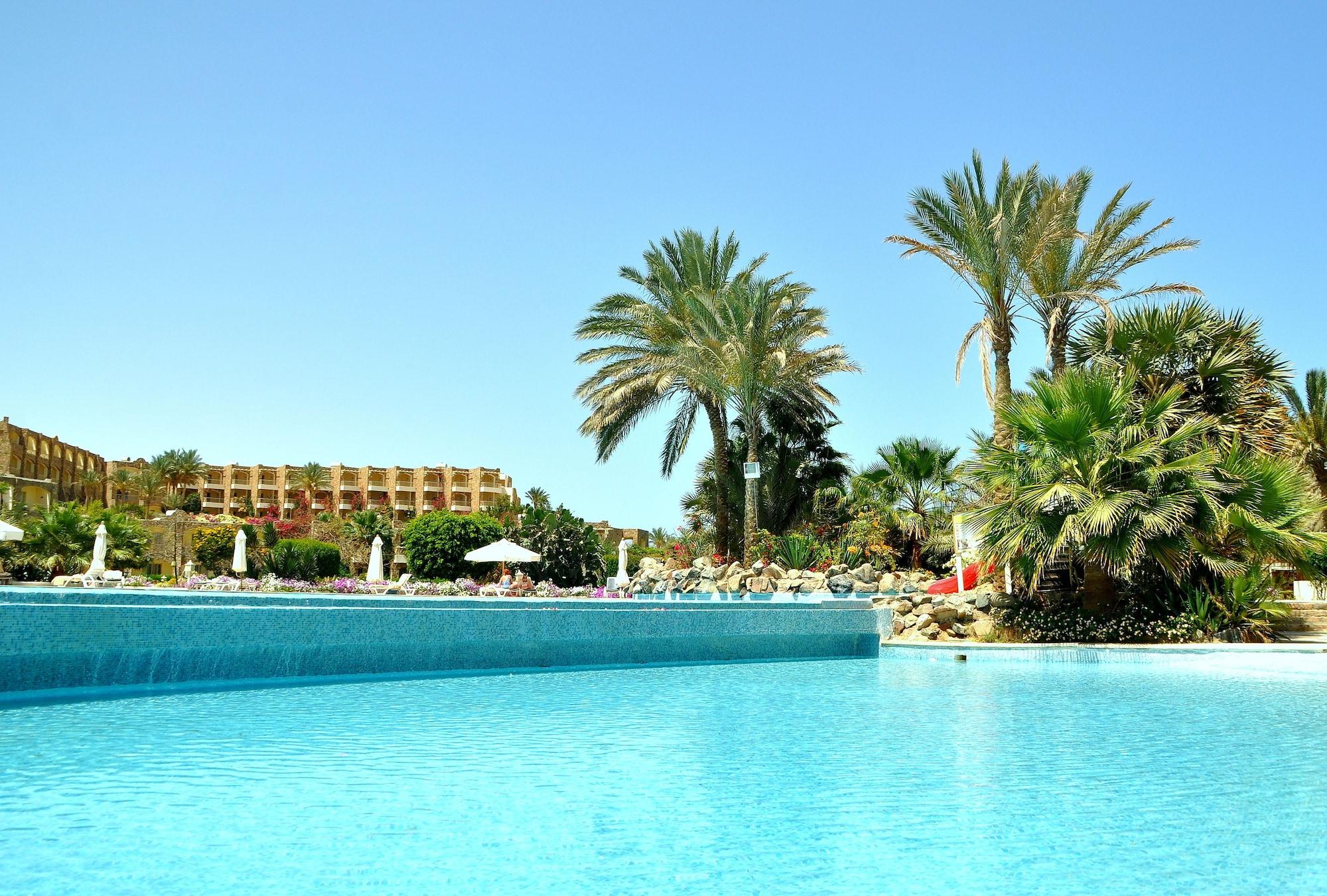 Vista Piscina Brayka Bay Resort