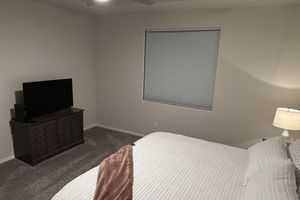 Alquiler Vacacional - New Los Lunas Home 5 min from Facebook and Los Lunas.