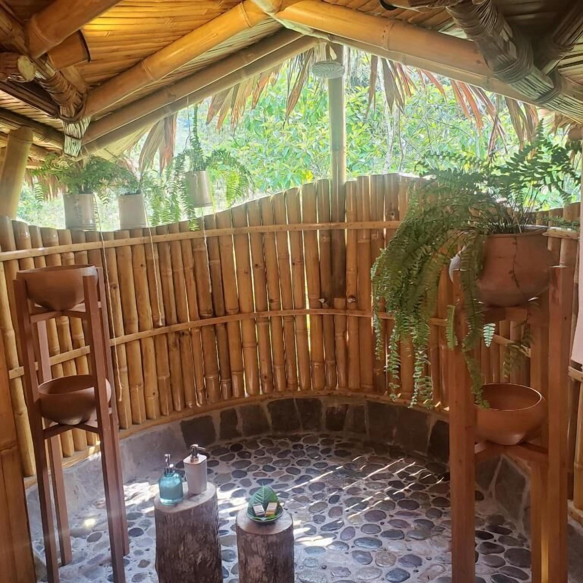 Equipamiento de Habitación Bosque Guardian Lodge