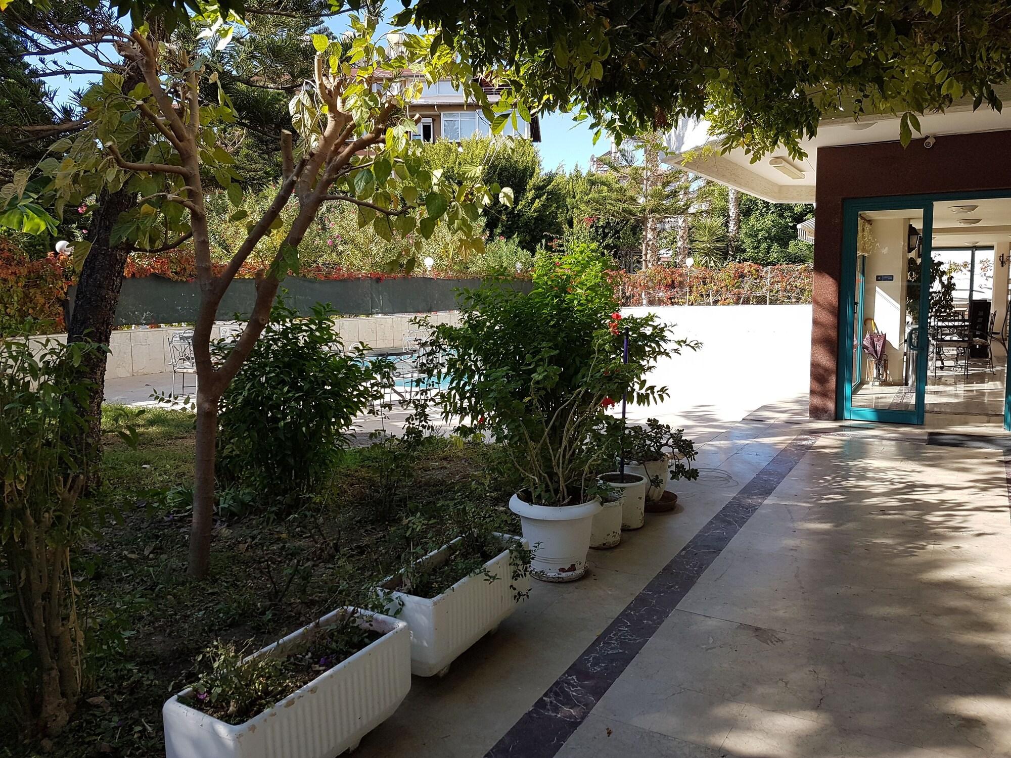 Vista Exterior Lila Apart Alanya