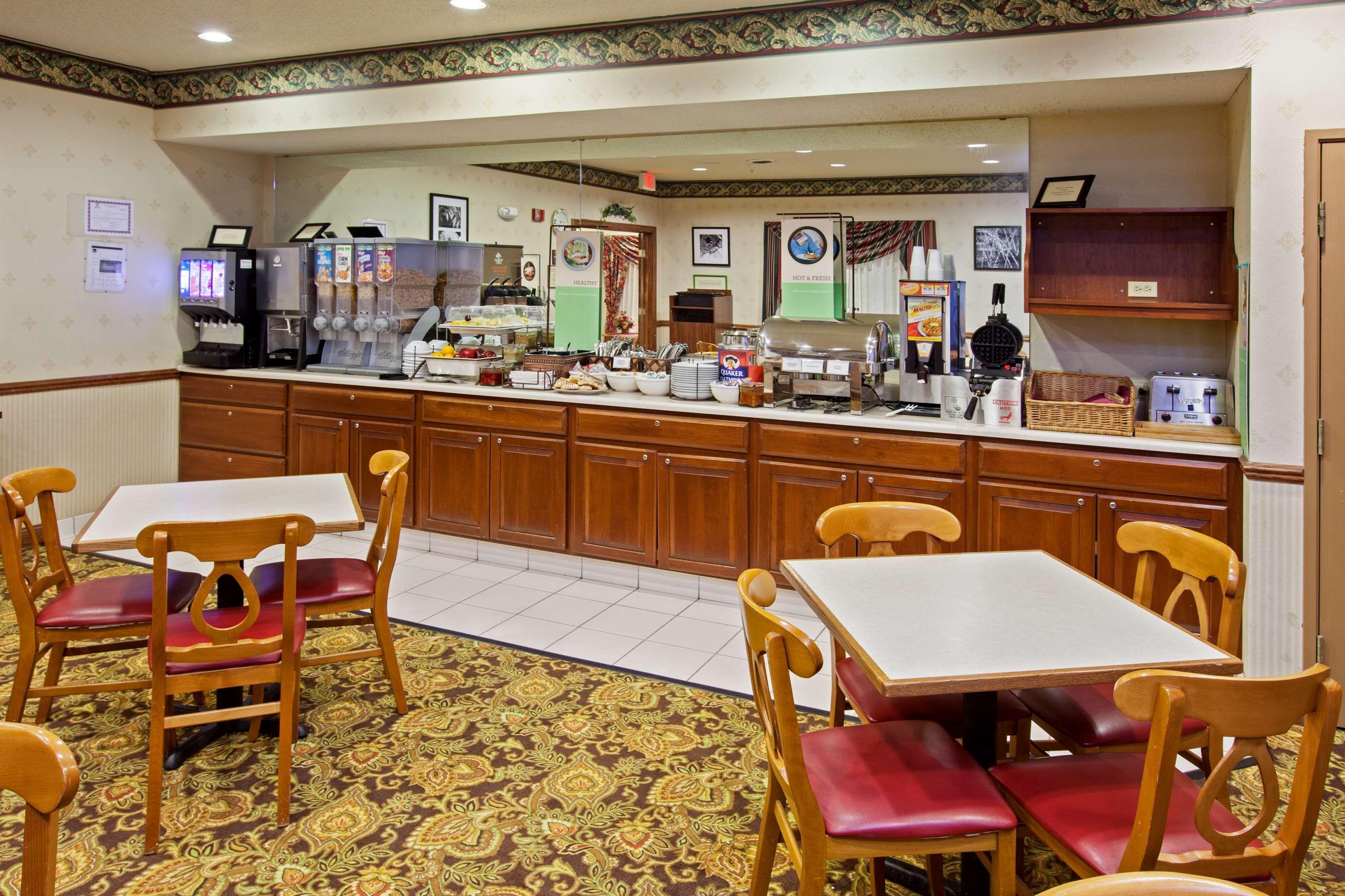 Restaurante Country Inn Suites By Radisson Galesburg Il
