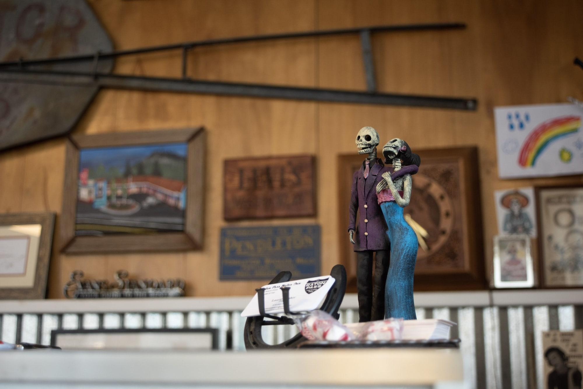 Vista Lobby Raton Pass Motor Inn
