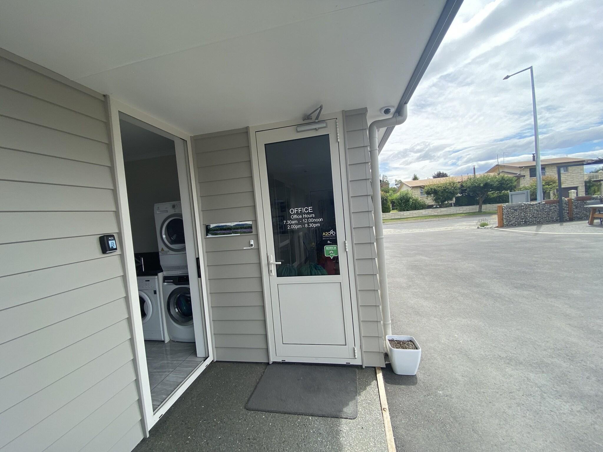 Vista Lobby BigSky Motels