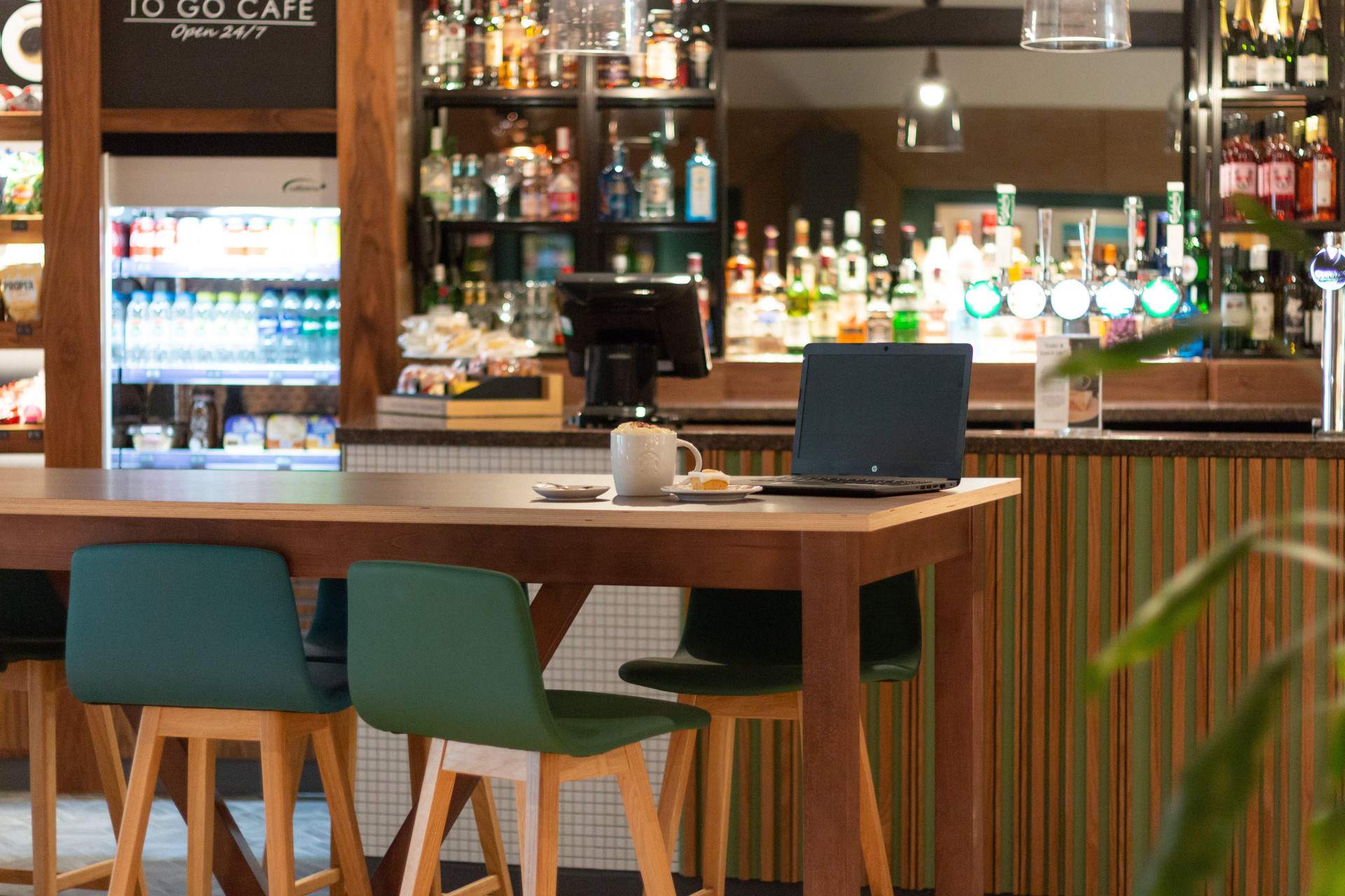 Bar/Salón Holiday Inn Ashford North A20 by IHG