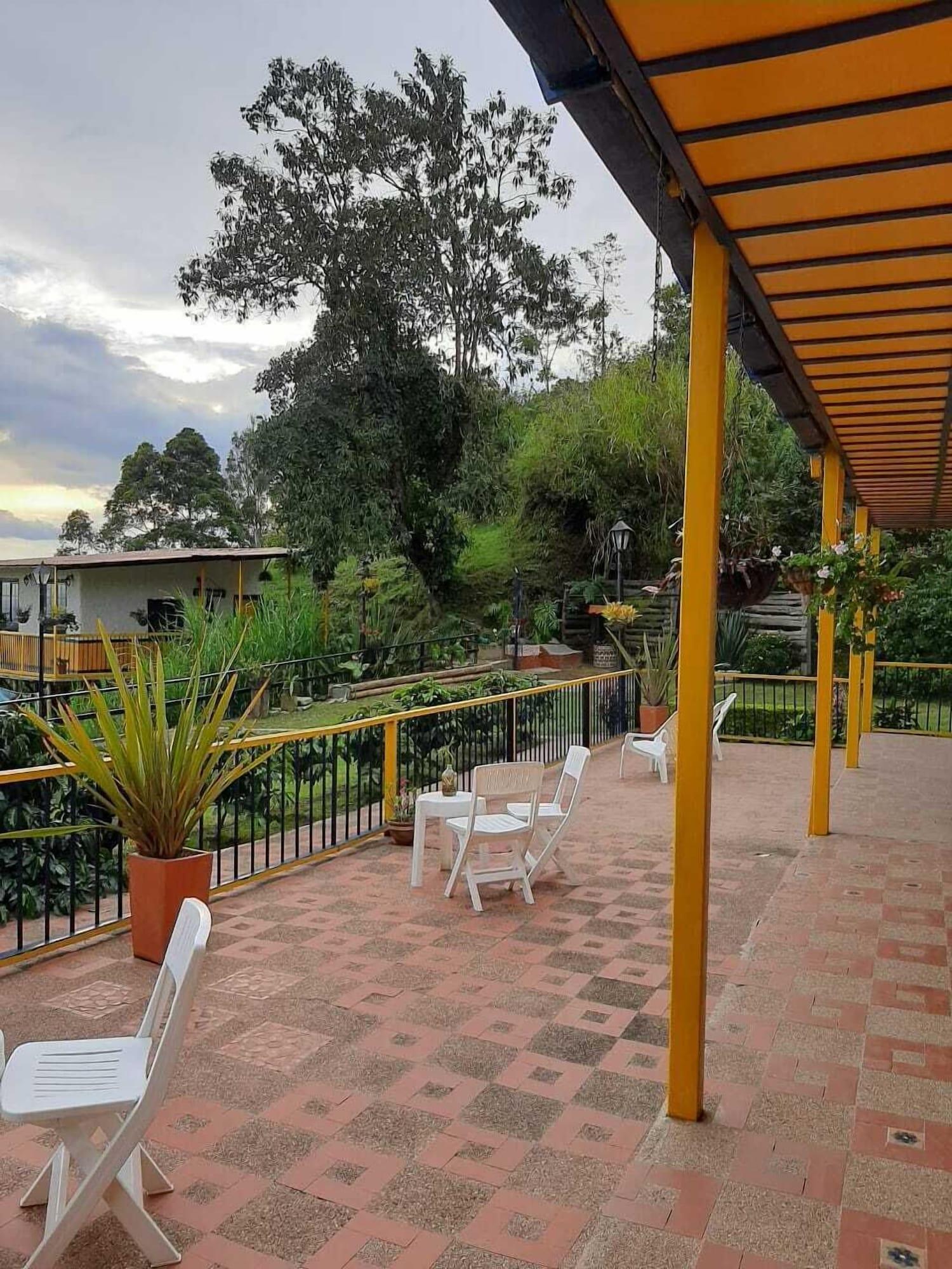 Equipamiento de Habitación Hostal Finca Cardonales