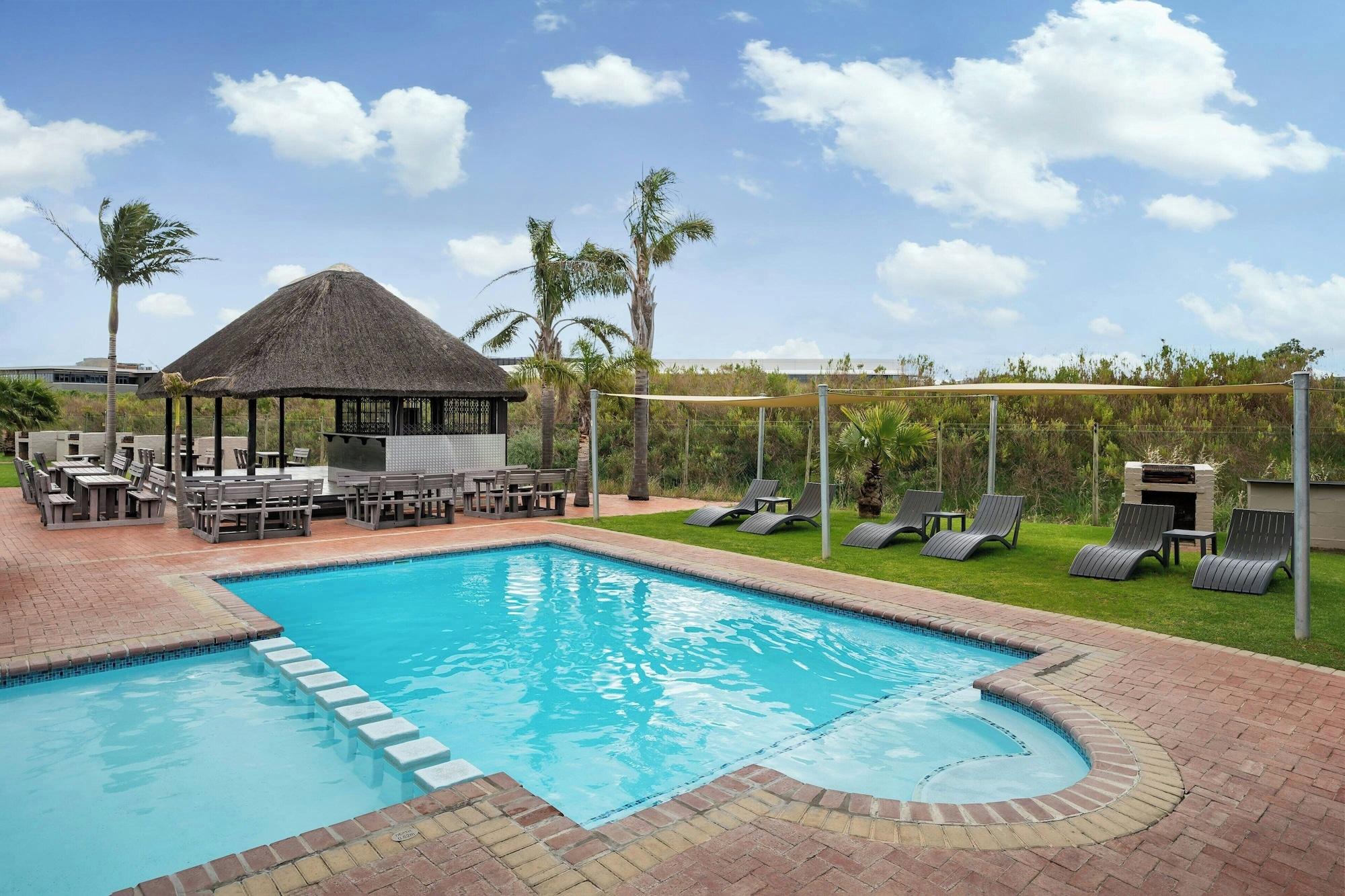 Vista Piscina Protea Hotel by Marriott Stellenbosch