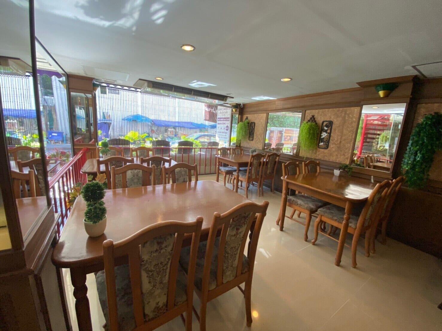 Restaurant Honey House 2