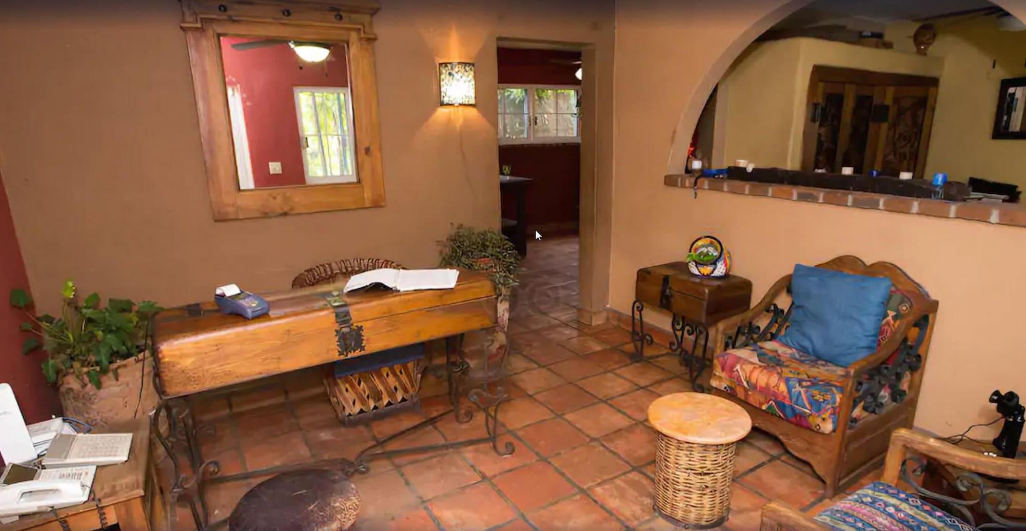 Vista Lobby The Bungalows Hotel