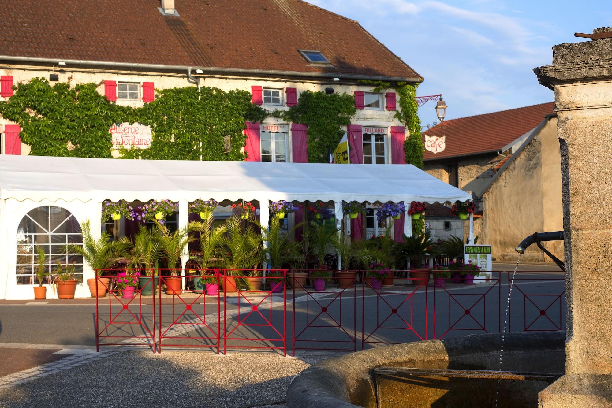 Varios L'Auberge de la Fontaine