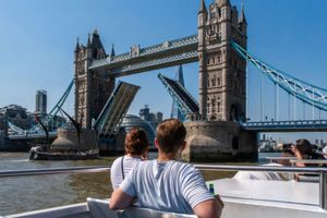 Actividad - Navega desde Tower Bridge hasta Westminster
