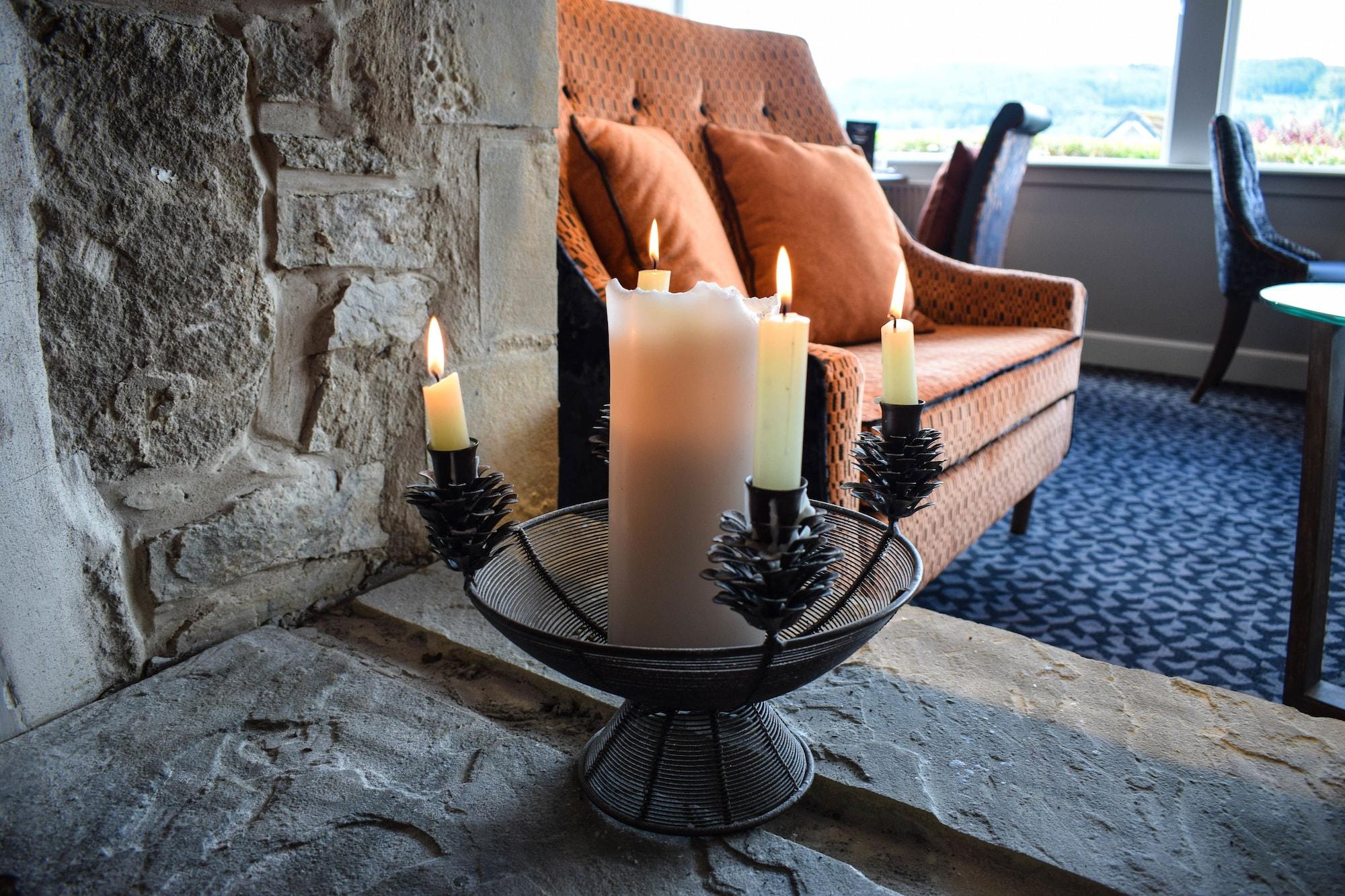 Vista Lobby Craigmhor Lodge & Courtyard