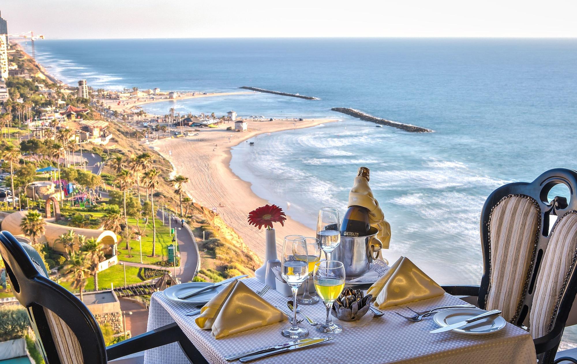 Playa Seasons Hotel - Resort on The Beach