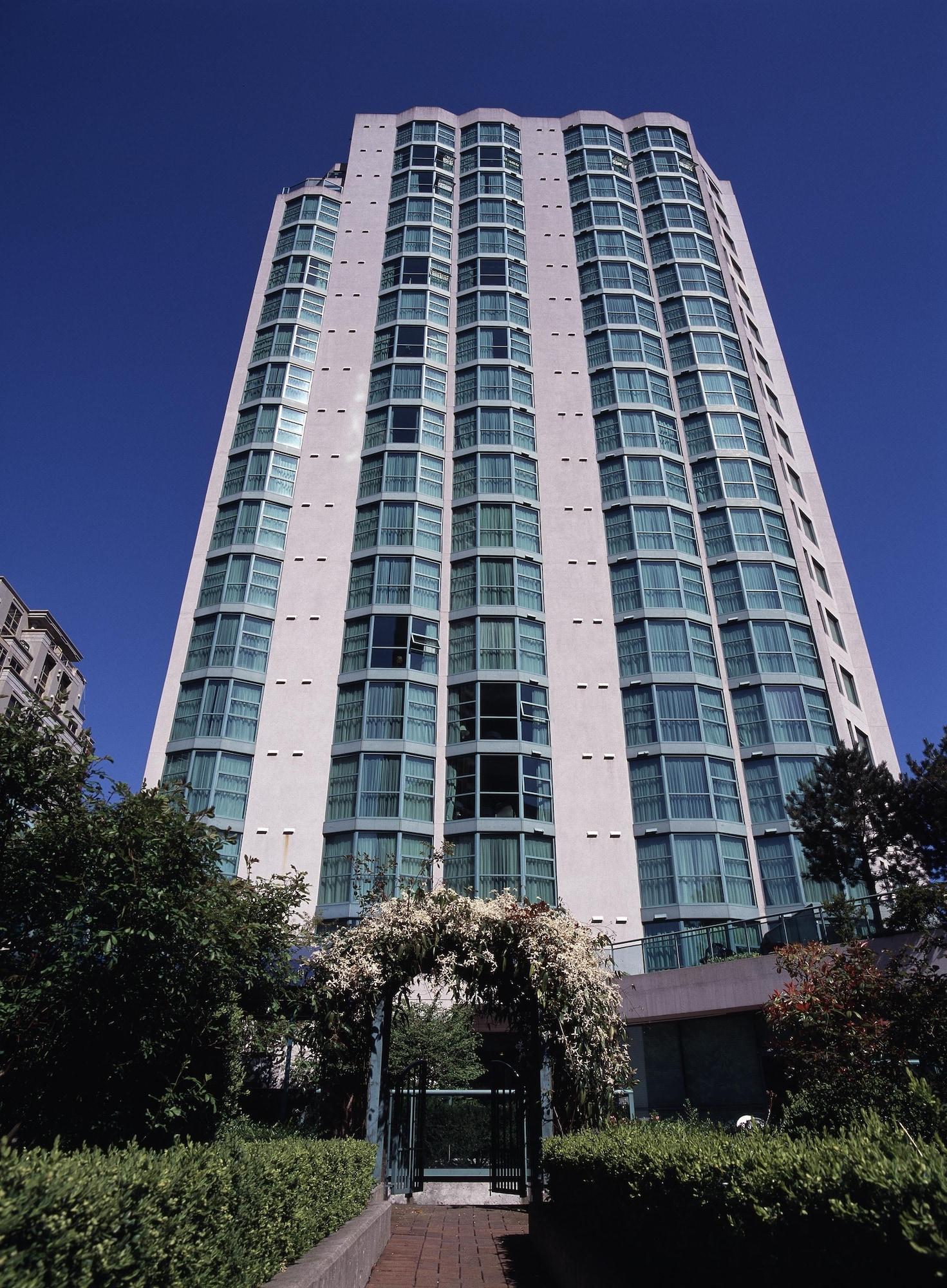 Vista Exterior Rosedale Condominiums