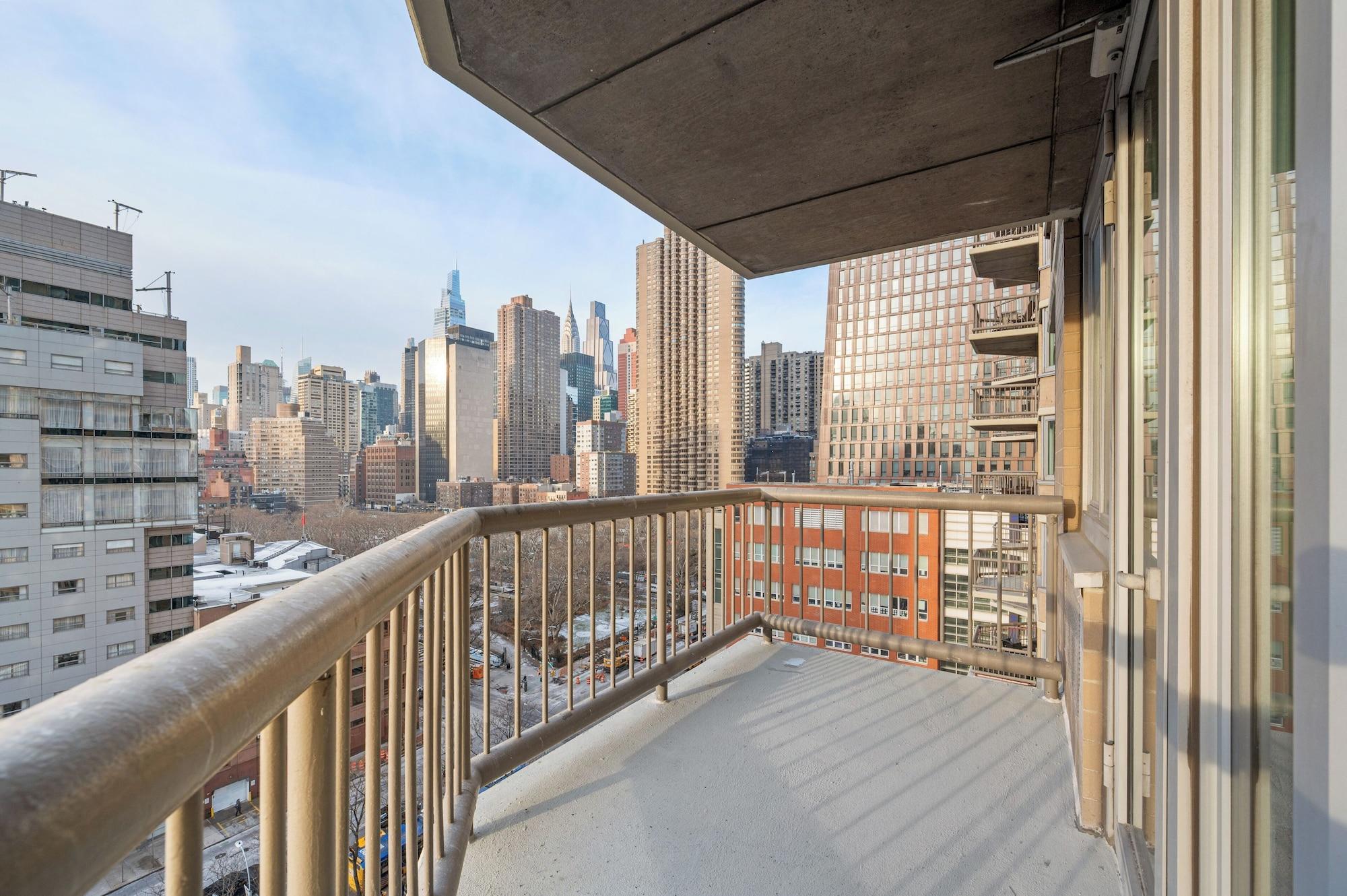 Vista Exterior NYC Luxe Rentals