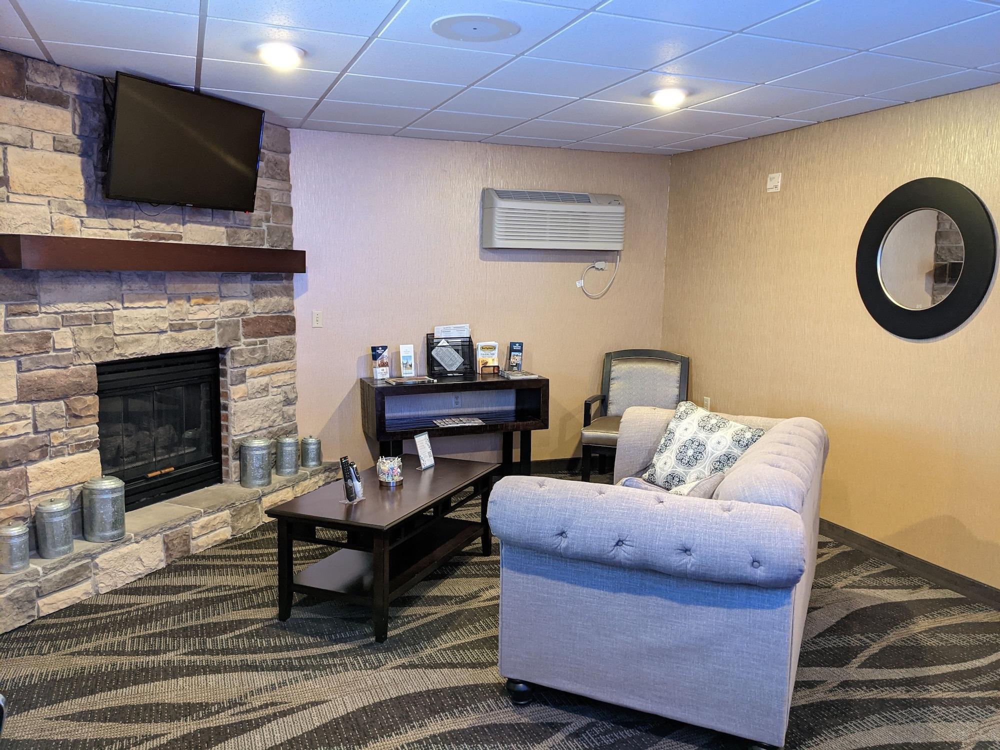 Vista Lobby Cobblestone Inn & Suites Merrill