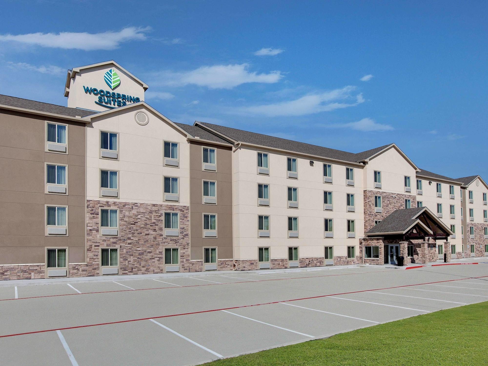 Vista Exterior WoodSpring Suites Houston Northwest