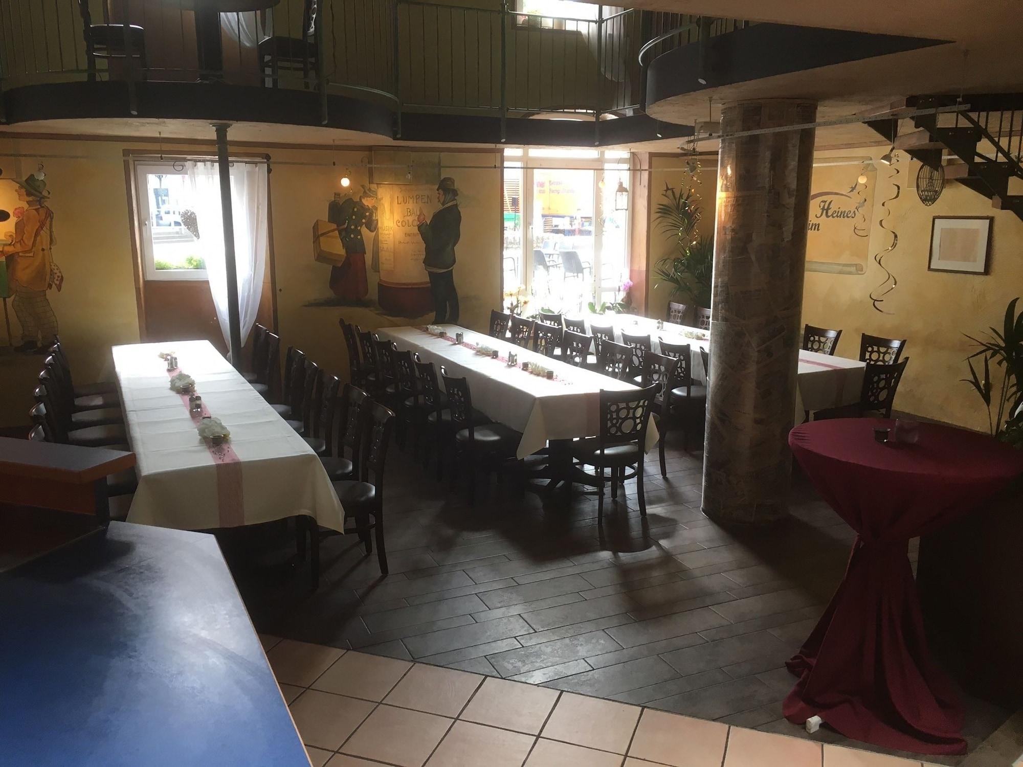 Salón de Baile Beim Heines