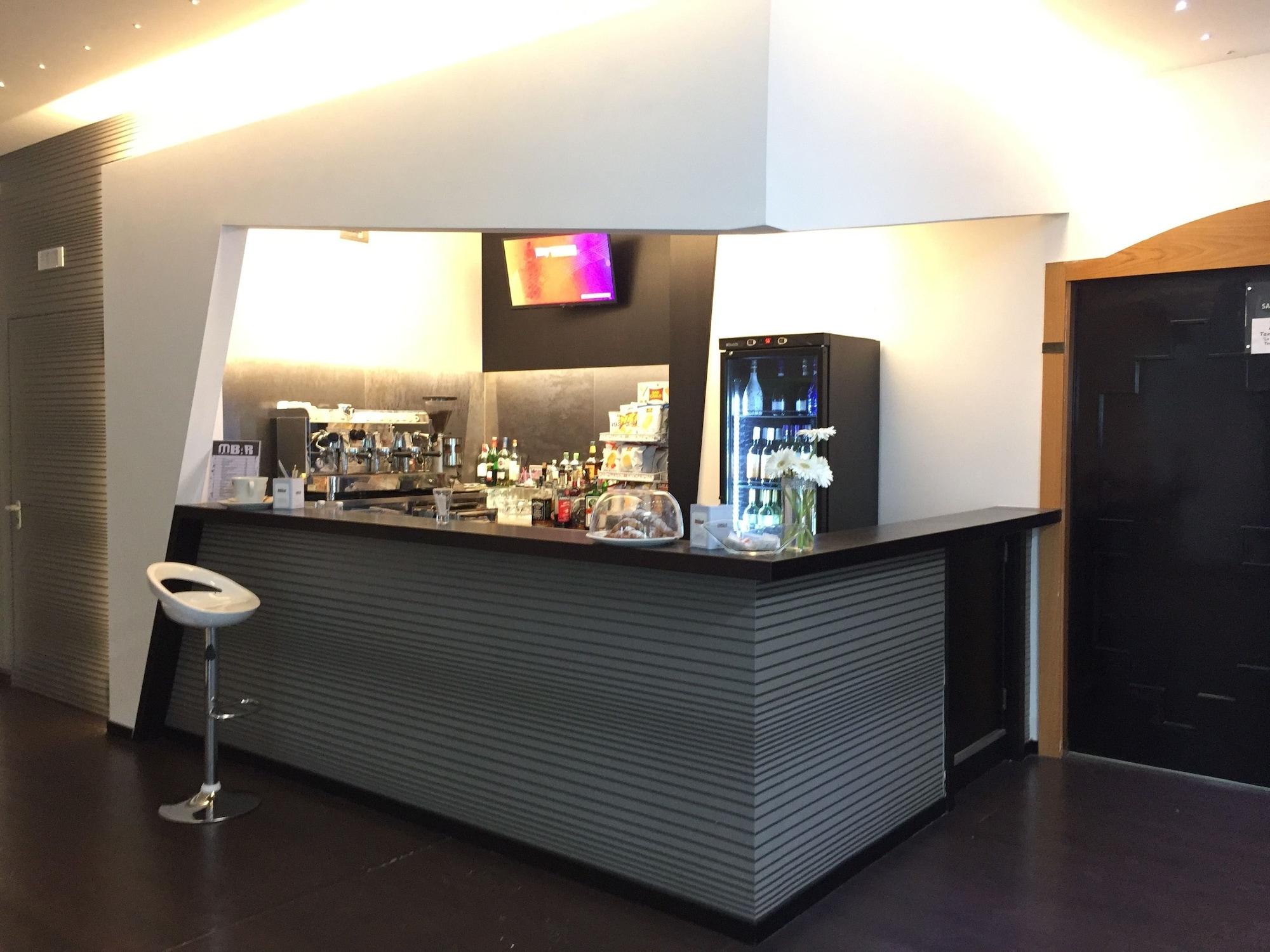 Bar/Salón Mediterranea Hotel & Convention Center