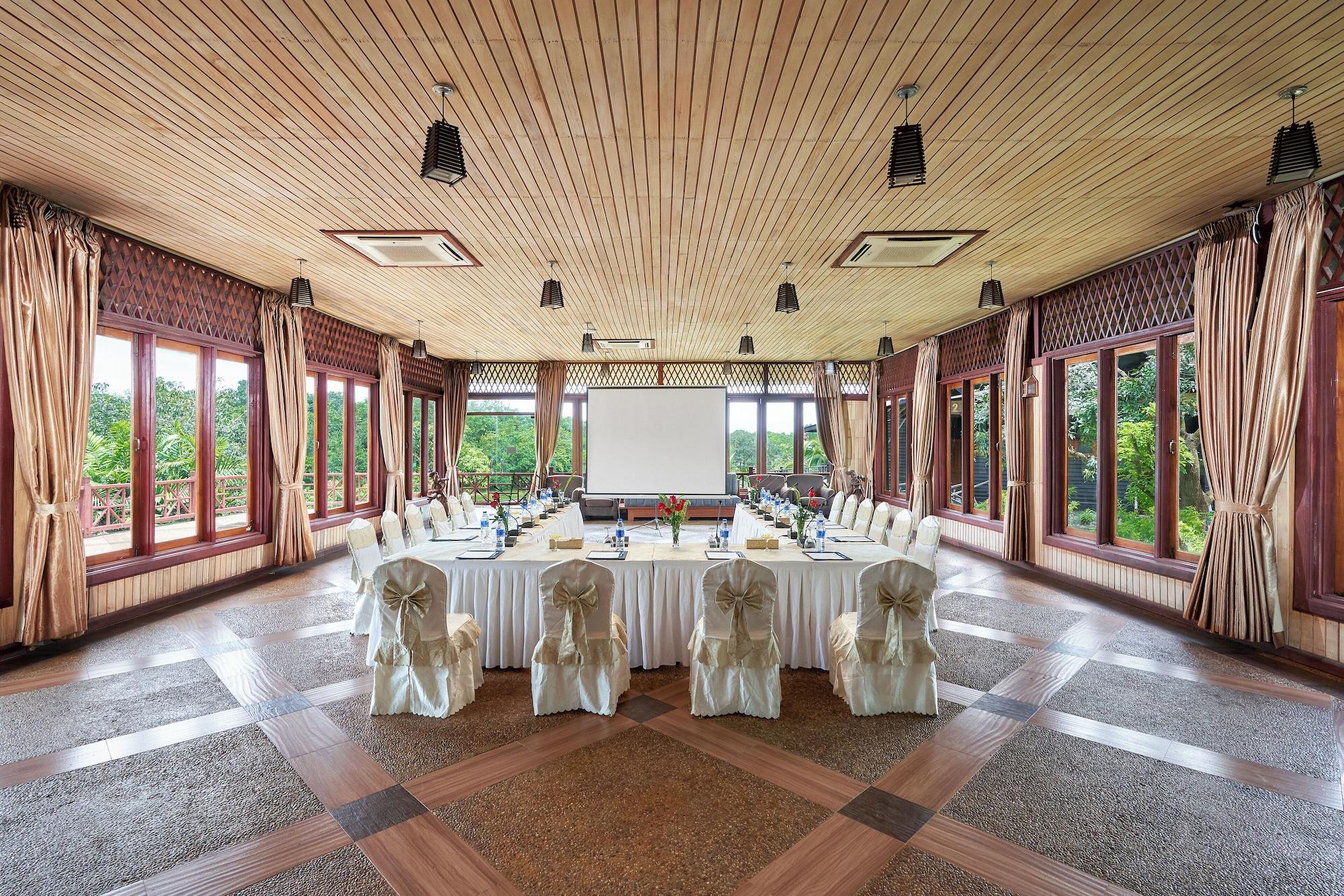 Sala de Reuniones KMA Shwe Pyi Bago Resort