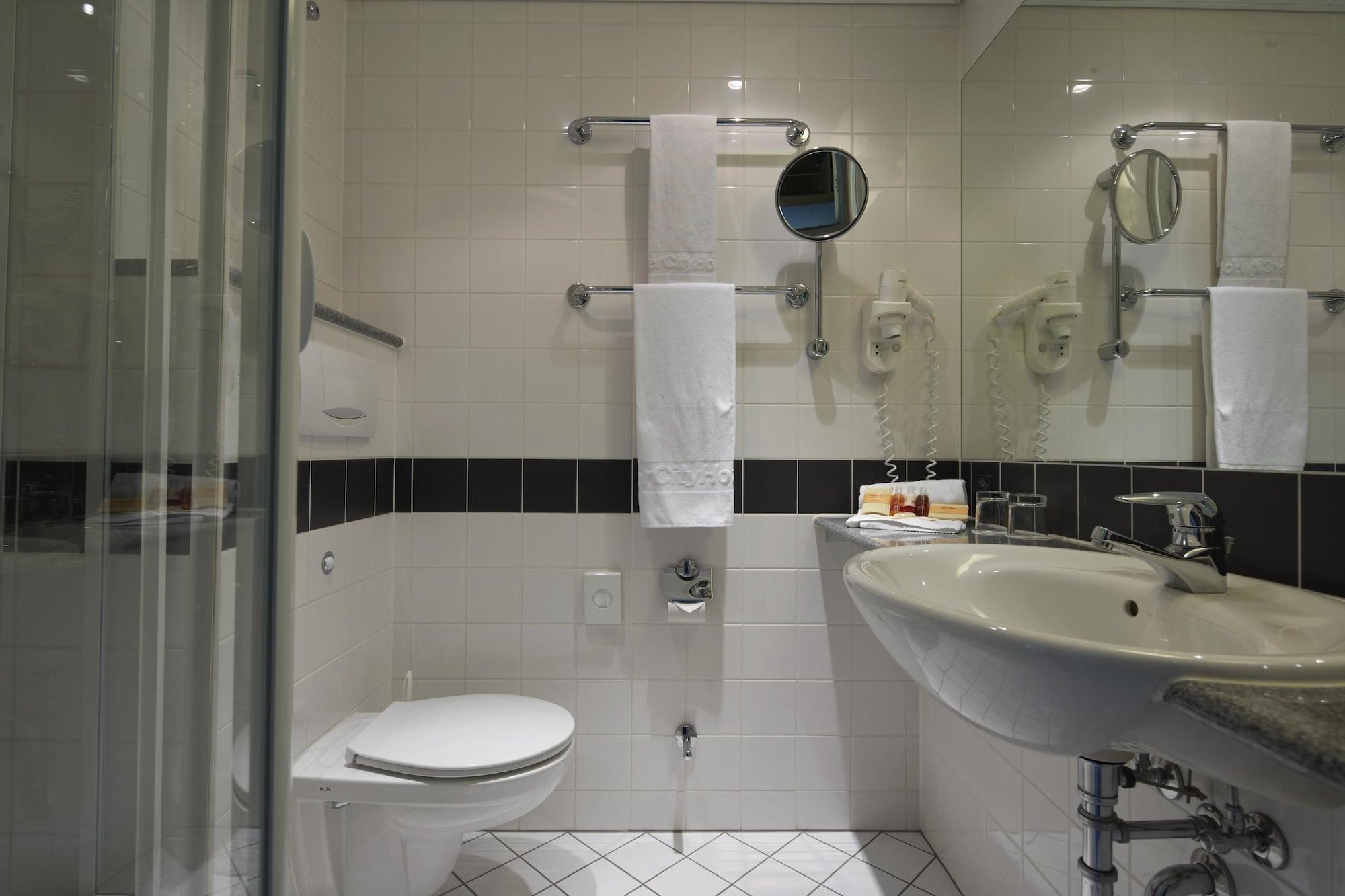 Equipamiento de Habitación IntercityHotel Berlin Ostbahnhof