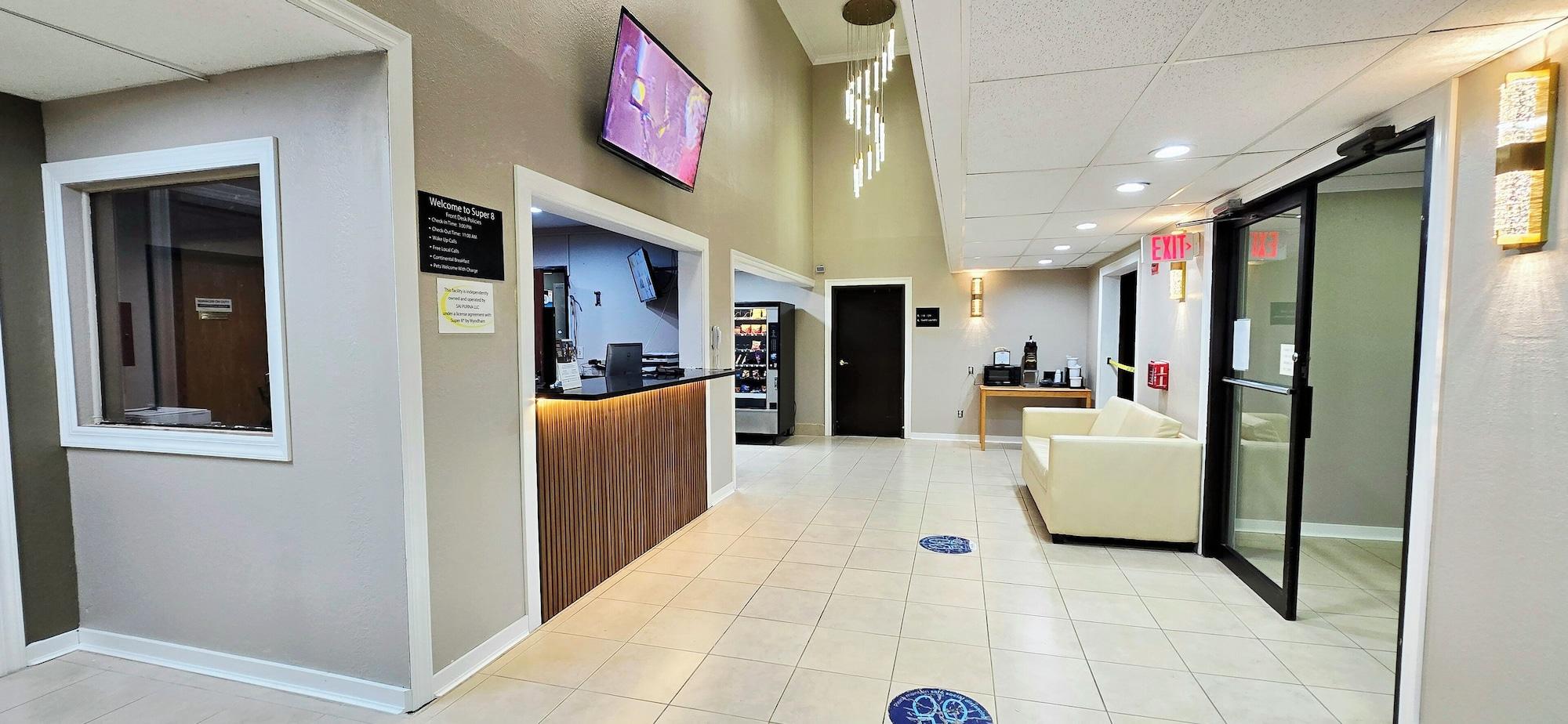 Vista Lobby Super 8 by Wyndham Champaign
